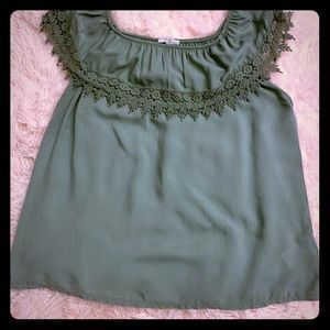 Olive green sleeveless top L/XL- from Sorrento Italy